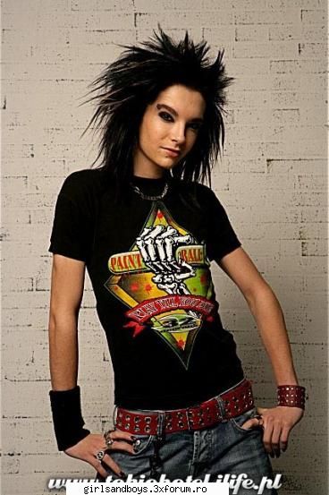 poze bill kaulitz - ce spuneti fetelor....fumusel foc...nu? - Galerie de imagini