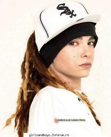 si tom asta ........da pe spate fetele poze tom kaulitz